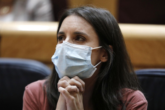 La ministra de Igualdad, Irene Montero, durante una sesión de control al Gobierno en el Senado, a 20 de octubre de 2020.