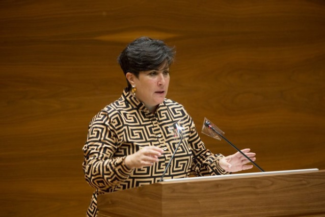 La parlamentaria de Geroa Bai María Solana, en el Debate sobre el Estado de la Comunidad en el Parlamento de Navarra.