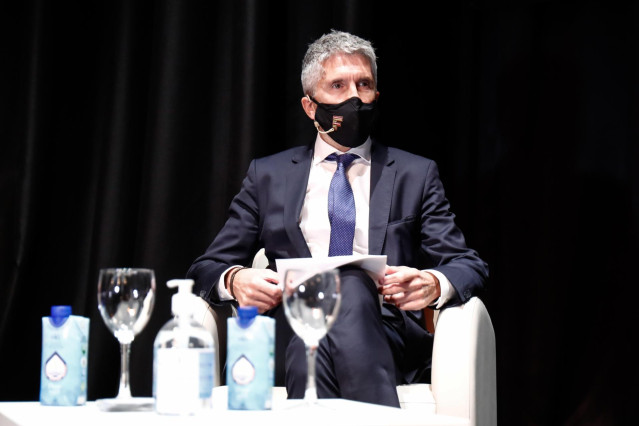 El ministro del Interior, Fernando Grande-Marlaska, participa en la presentación del libro homenaje 'Compañero del metal, miradas a la figura de José María Calleja'