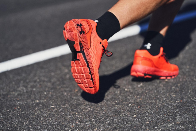 Under Armour apuesta por las zapatillas Machina y sus complementos en la vuelta a los entrenamientos