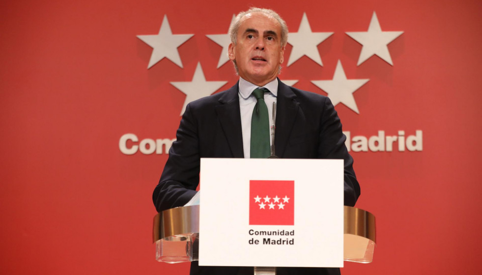 El consejero de Sanidad de la Comunidad de Madrid, Enrique Ruiz Escudero, durante su comparecencia en rueda de prensa ante los medios para informar de nuevas medidas en la región debido a la crisis s