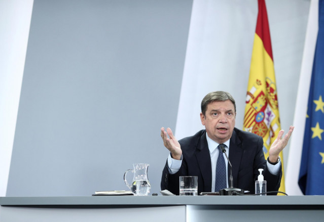 La ministro de Agricultura, Pesca y Alimentación, Luis Planas, comparece en rueda de prensa posterior al Consejo de Ministros en Moncloa, Madrid (España), a 3 de noviembre de 2020.