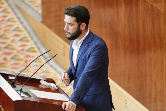 El portavoz de Ciudadanos en la Asamblea de Madrid, César Zafra, interviene durante la segunda jornada del Pleno del Debate del Estado de la Región en Madrid (España), a 15 de septiembre de 2020. En esta segunda sesión participarán los grupos parlamentari