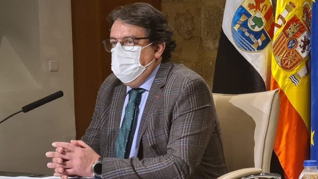 El consejero de Sanidad, José María Vergeles, en rueda de prensa en Mérida