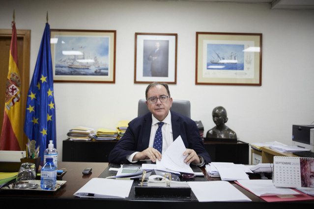 El secretario general de Instituciones Penitenciarias, Ángel Luis Ortiz, en su despacho en una imagen de archivo