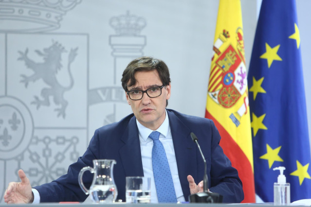 El ministro de Sanidad, Salvador Illa, ofrece una rueda de prensa tras la celebración del Consejo Interterritorial en el Complejo de Moncloa, en Madrid, (España), a 4 de noviembre de 2020.