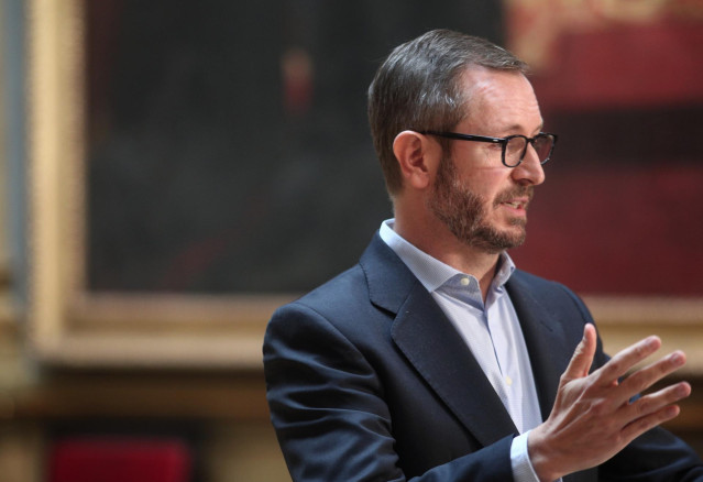 El portavoz del Grupo Popular en el Senado, Javier Maroto, ofrece una rueda de prensa tras la Junta de Portavoces en la Cámara Alta, en el Salón de los Pasos Perdidos, en Madrid (España) a 22 de septiembre de 2020.