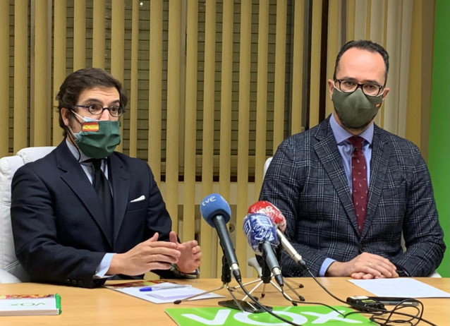 Rueda de prensa del diputado asturiano de Vox en el Congreso, José María Figaredo, y el diputado de la JGPA, Ignacio Blanco.