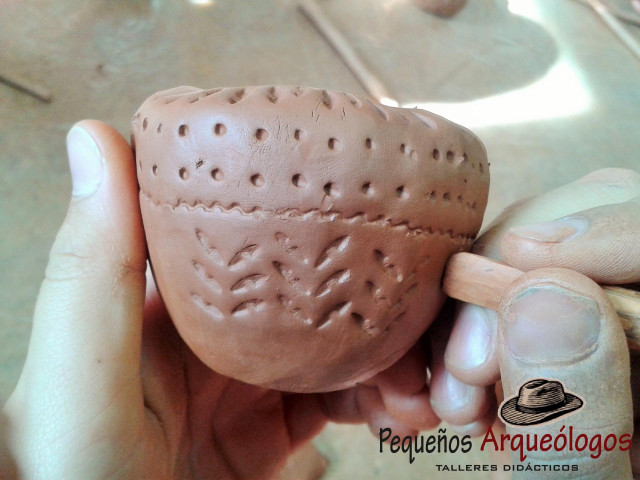 Arqueología y cerámica en familia en el Museo Ruiz de Luna de Talavera de la Reina.