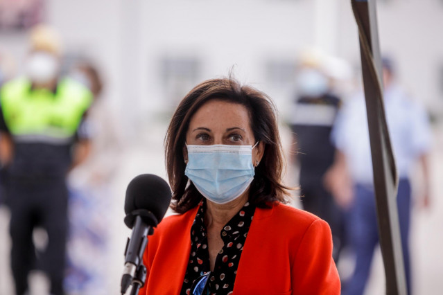 La ministra de Defensa, Margarita Robles, visita la Unidad Militar de Emergencias (UME), en la Base aérea de Torrejón de Ardoz, Madrid (España), a 17 de septiembre de 2020.