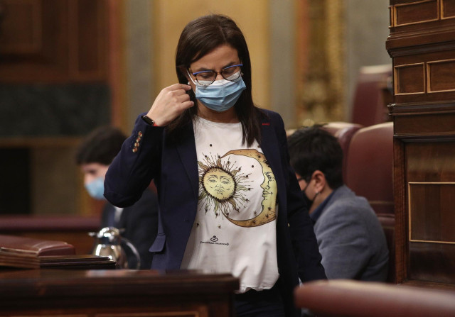 La diputada del PP Ana Belén Vázquez Blanco, momentos antes de intervenir durante una sesión plenaria en el Congreso de los Diputados, en Madrid (España) a 1 de octubre de 2020. En esta sesión se debate la petición del PSOE y Unidas Podemos para que el Co