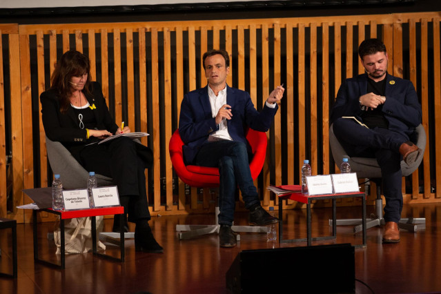 La portavoz de Junts en el Congreso, Laura Borràs, el presidente del grupo parlamentario de Unidas Podemos, Jaume Asens, y el portavoz de ERC, Gabriel Rufián.