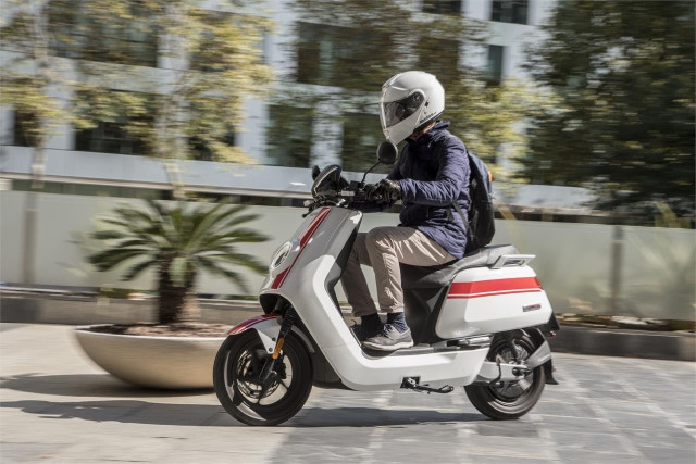 Imagen de un motorista.