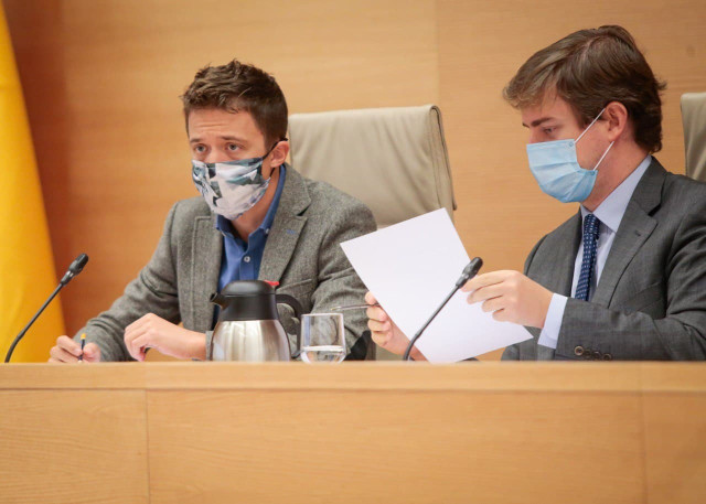 Iñigo Errejón preside una reunión de la Comisión de Calidad Democrática del Congreso
