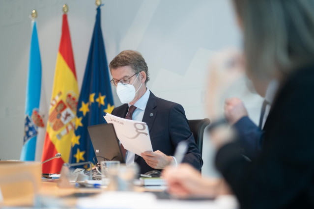 El titular del Gobierno gallego, Alberto Núñez Feijóo, preside la reunión del Consello de la Xunta