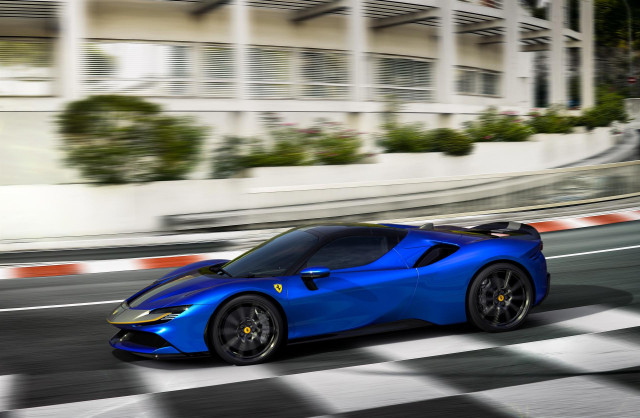 Ferrari presenta el SF90 Spider, su primer descapotable híbrido enchufable con 1.000 caballos.