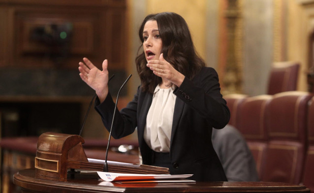 La presidenta de Ciudadanos, Inés Arrimadas, en la tribunal del Congreso de los Diputados.