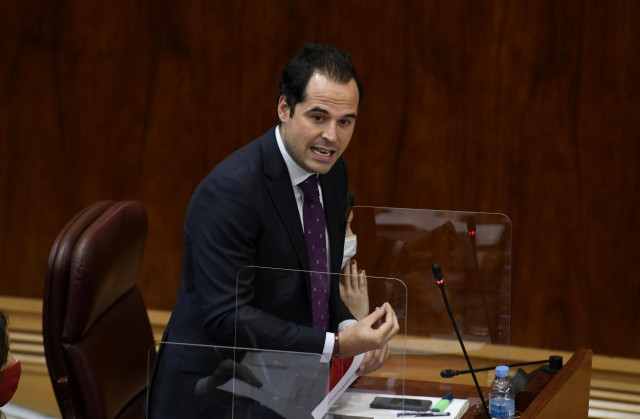 El vicepresidente de la Comunidad de Madrid, Ignacio Aguado, interviene durante una sesión de control al Gobierno en la Asamblea de Madrid (España), a 12 de noviembre de 2020.
