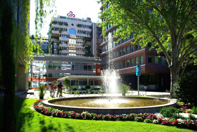 Edificio de Corporación Financiera Alba en el Paseo de la Castellana de Madrid