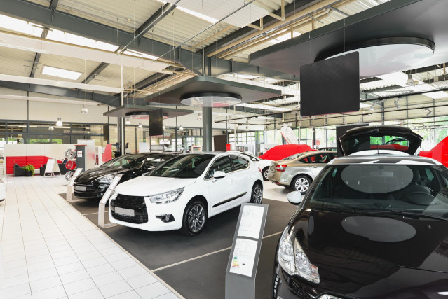 Exposición de coches.