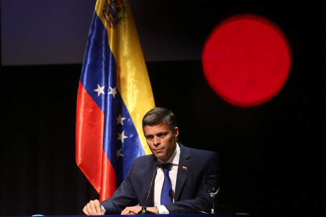 El líder opositor venezolano Leopoldo López pronuncia su primer mensaje tras su salida de Venezuela, en el Círculo de Bellas Artes, Madrid (España), 27 de octubre de 2020. El pasado 24 de octubre, el líder del partido opositor venezolano Voluntad Popular,