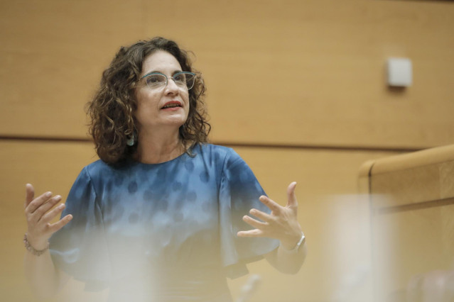 La portavoz del Gobierno y ministra de Hacienda, María Jesús Montero, durante su intervención en una sesión de control al Gobierno en el Senado, en Madrid (España) a 14 de julio de 2020.