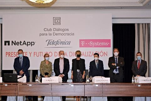 La secretaria de Estado de Digitalización e Inteligencia Artificial, Carme Artigas, durante su intervención en un desayuno organizado por el Club Diálogos para la Democracia