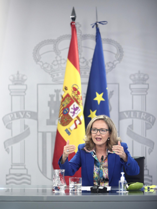 La vicepresidenta y ministra de Asuntos Económicos y Digitalización, Nadia Calviño, comparece en rueda de prensa posterior al Consejo de ministros en Moncloa, Madrid (España), a 17 de noviembre de 2020. En esta reunión el Gobierno ha aprobado la extensión