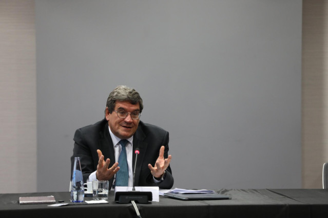 El ministro de Inclusión, Seguridad Social y Migraciones, José Luis Escrivá, interviene en un desayuno informativo organizado por el American Business Council en la Universidad Europea, en el Campus de Alcobendas, Madrid (España), a 4 de noviembre de 2020