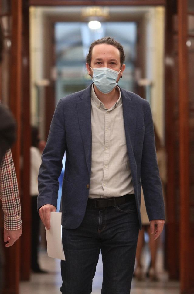 El vicepresidente segundo del Gobierno, Pablo Iglesias, a su llegada a una sesión de control al Gobierno en el Congreso de los Diputados.
