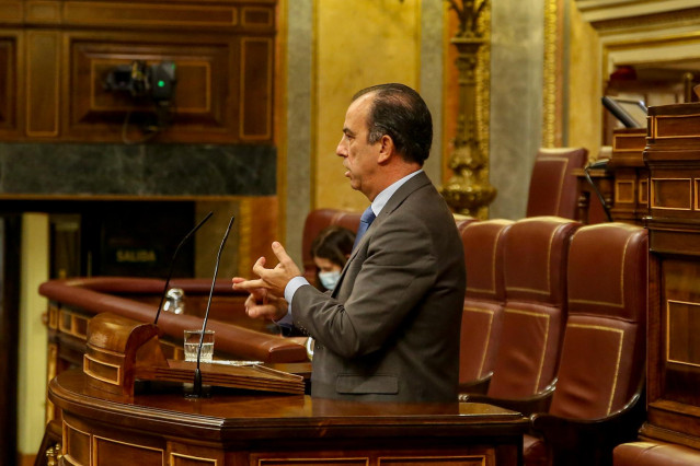 El diputado de UPN Carlos García Adanero, interviene durante el pleno en el que se debate la moción de censura planteada por Vox, en el Congreso de los Diputados, Madrid (España), a 21 de octubre de 2020. Se trata de la quinta moción de censura que se deb