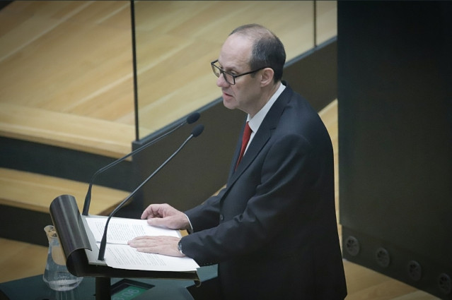 El concejal socialista Ramón Silva en el Pleno del Ayuntamiento de Madrid.