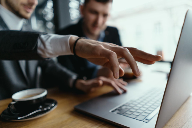 Endesa y Autoocupació lanzan un programa de ‘mentoring’ y microcréditos para pequeñas empresas.