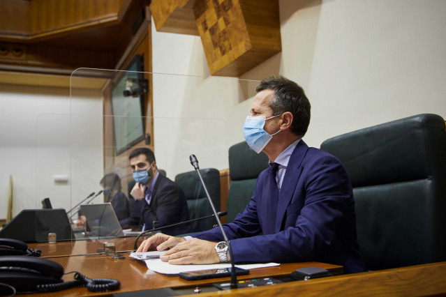 El consejero de Educación del Gobierno Vasco, Jokin Bildarratz, en el parlamento vasco