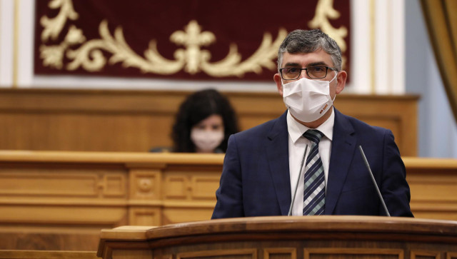 El diputado del PSOE Ángel Tomás Godoy en el pleno de las Cortes