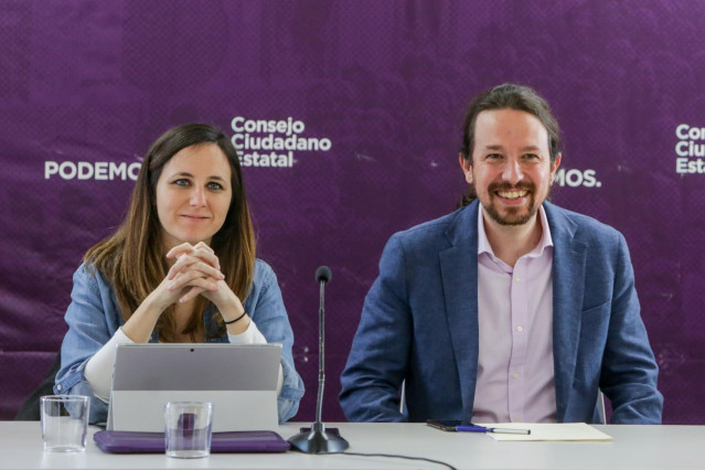El secretario general de Podemos y vicepresidente de Derechos Sociales y Agenda 2030 del Gobierno, Pablo Iglesias, y la portavoz adjunta de Unidas Podemos en el Congreso, Ione Belarra, durante una reunión del Consejo Ciudadano Estatal (CCE) de Podemos.