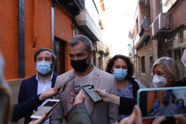 Toni Cantó en su visita a Borriana