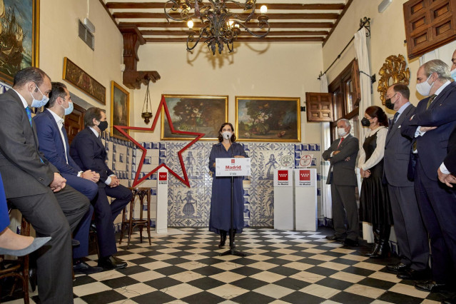 La presidenta de la Comunidad de Madrid, Isabel Díaz Ayuso, interviene en el acto de presentación de nuevas medidas para la prevención contra el COVID-19 en los sectores de restauración y hostelería, en Madrid, (España), a 24 de noviembre de 2020. Esta in