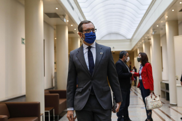 El portavoz del Grupo Popular en el Senado, Javier Maroto, a su llegada a una sesión de control al Gobierno en el Senado, a 20 de octubre de 2020.