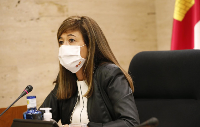 La directora del Instituto de la Mujer de C-LM, Pilar Callado, durante su intervención en la Comisión de Igualdad de las Cortes regionales