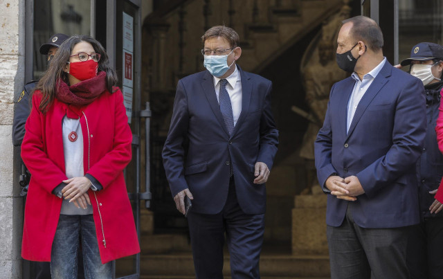 La vicepresidenta del Consell, Mónica Oltra, el president de la Generalitat, Ximo Puig, en el centro, y el vicepresidente Rubén Martínez Dalmau