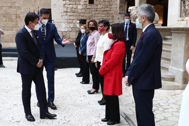 El presidente del Gobierno, Pedro Sánchez, y el presidente del Consejo de Ministros de Italia, Giuseppe Conte, durante la XIX Cumbre hispano-italiana en Palma de Mallorca