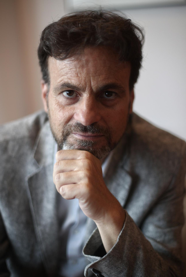 El presidente del grupo parlamentario de Unidas Podemos y líder de En Comú Podem -ECP-, Jaume Asens, posa tras una entrevista para Europa Press en su despacho en el Congreso de los Diputados, en Madrid (España), a 23 de septiembre de 2020.