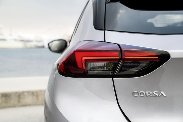 Detalle de un Opel Corsa.