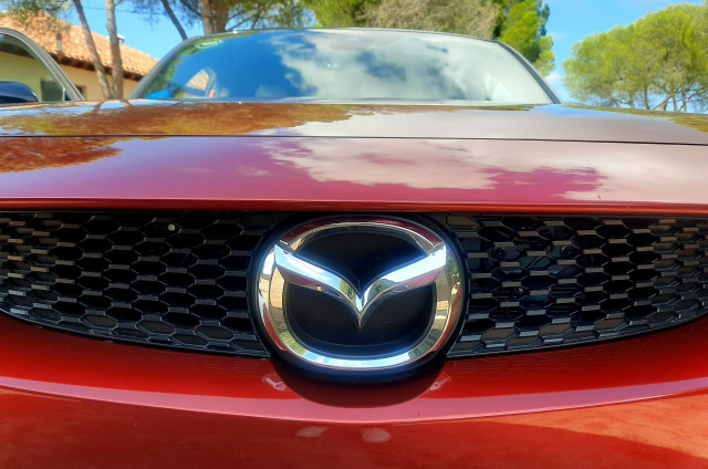 Logo de Mazda.