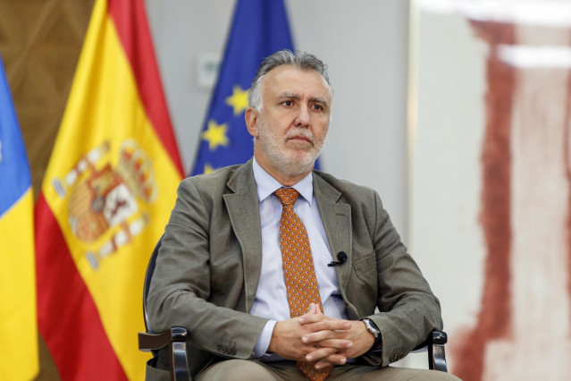 El presidente del Gobierno de Canarias, Ángel Víctor Torres, responde en una entrevista concedida a Europa Press, en Las Palmas de Gran Canaria, Gran Canaria, (España), a 27 de noviembre de 2020.