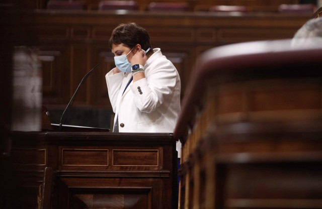 La portavoz del PSOE en la Comisión, Patricia Blanquer, se dispone a intervenir en una sesión plenaria en el Congreso