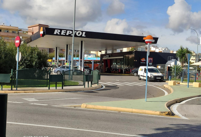 Imagen de una gasolinera.
