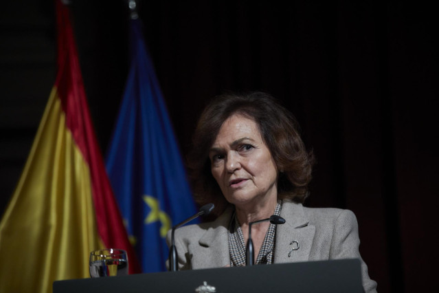 La vicepresidenta primera del Gobierno, Carmen Calvo, clausura un homenaje a Manuel Azaña en el Auditorio del Ateneo, en Madrid