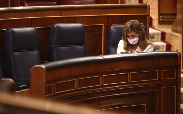 La ministra de Trabajo y Economía Social, Yolanda Díaz, durante una sesión plenaria en el Congreso de los Diputado